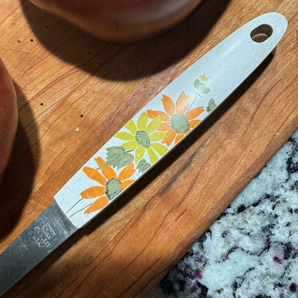 Vintage Ekco Country Garden Daisy Spoon - Picture 2 of 4